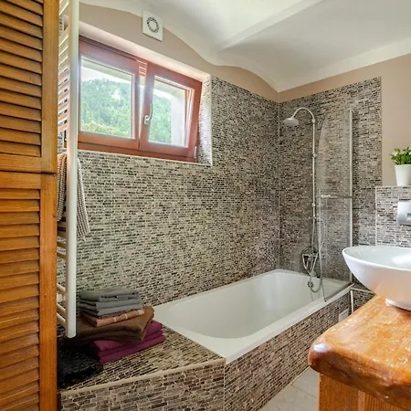 Holiday home Bela Luna - Charming Garden Near Bled