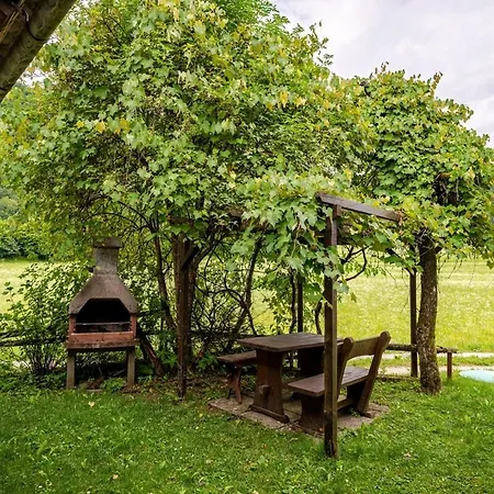 Feriehus Bela Luna - Charming Garden Near Bled *