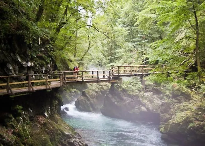 Bela Luna - Charming Garden Near Bled بيت للعطل