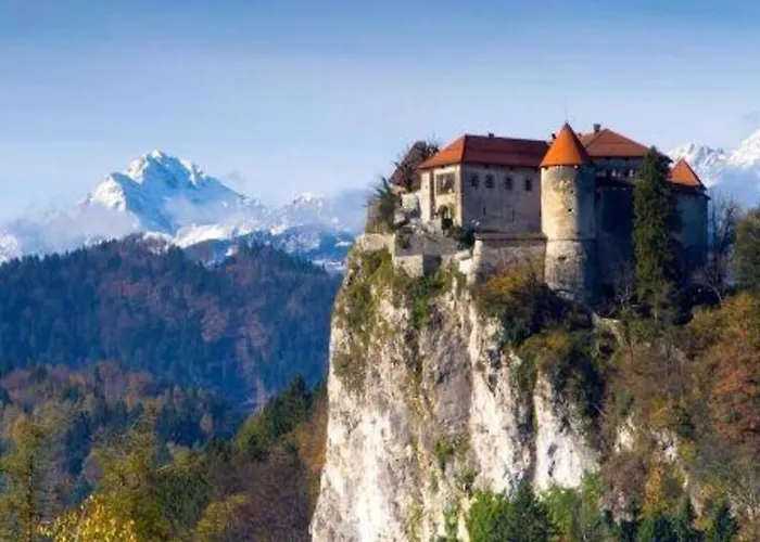 Bela Luna - Charming Garden Near Bled بوهينيسكا بيلا